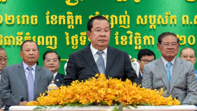 洪森呼吁柬埔寨民众重新使用PTT加油站服务